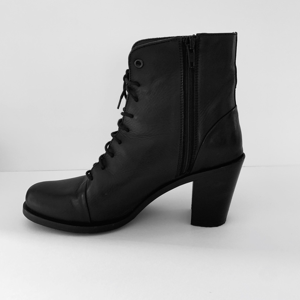 Italy made Boemos Harris Womens boots!